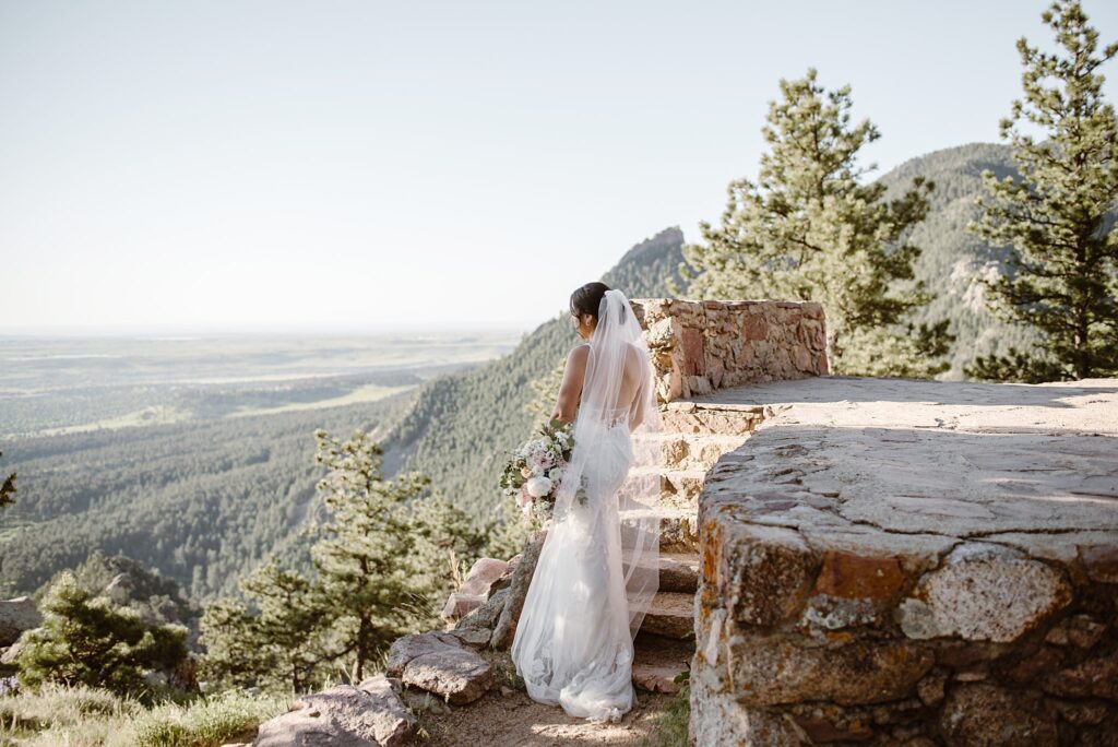 sunrise amphitheater Boulder Elopement