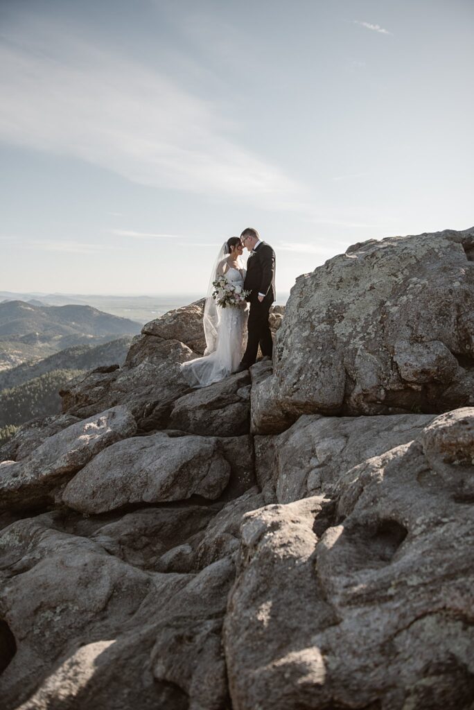 sunrise amphitheater Boulder Elopement